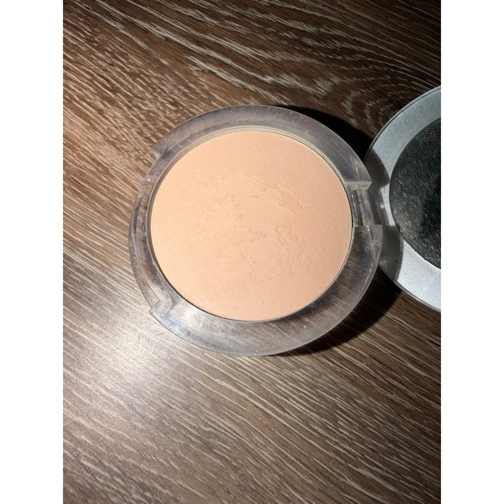 PUR Pressed Mineral Makeup 4-in-1 Pressed Powder Foundation SPF 15 Light